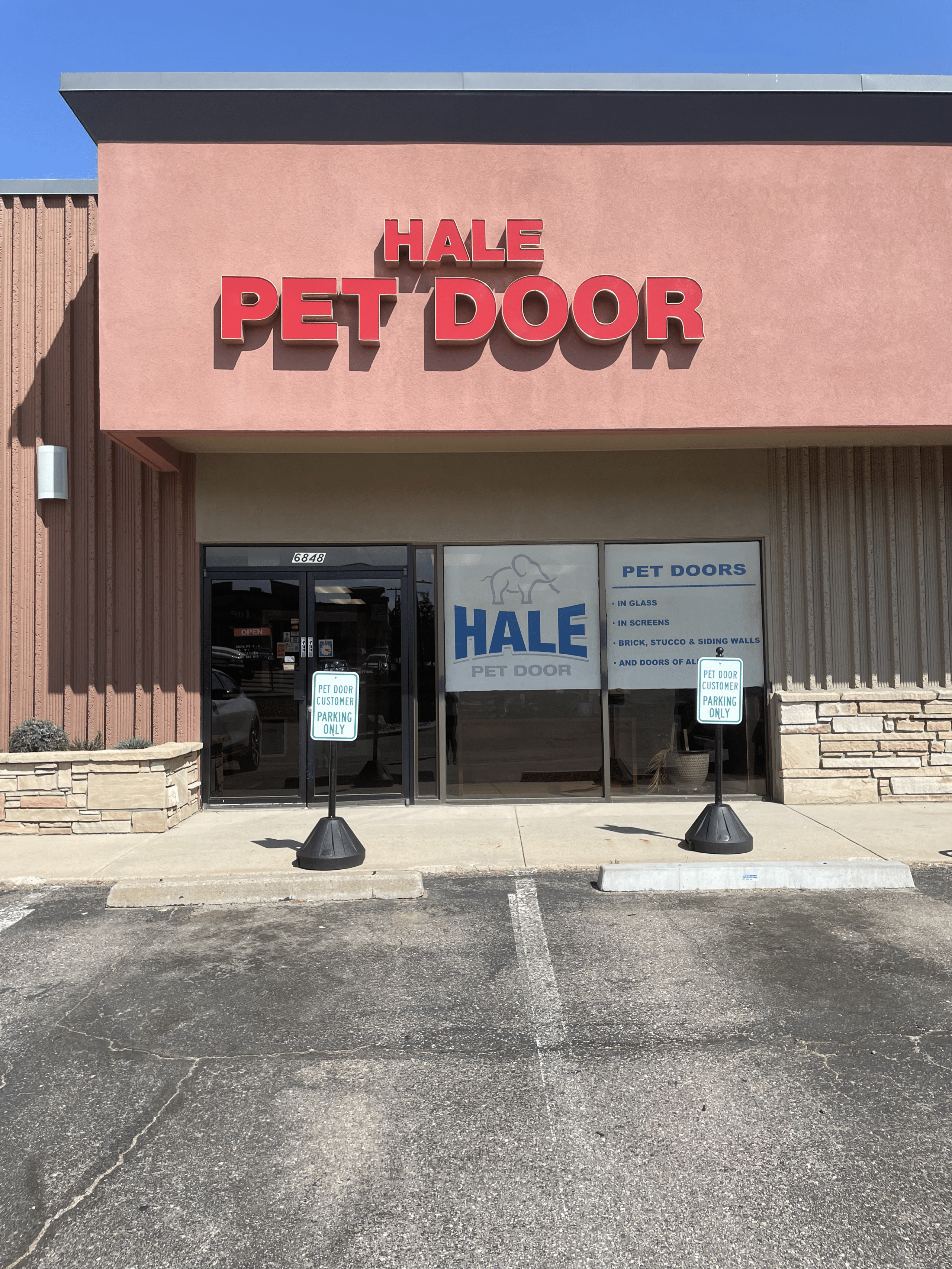 Hale Pet Door Denver Logo